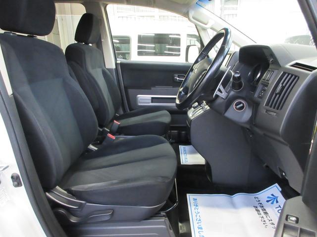 デリカＤ：５ Ｄ　パワーパッケージ　４ＷＤ　両側電動ドア　ＨＤＤナビ　フルセグ　後席モニター　Ｂｌｕｅｔｏｏｔｈオーディオ　ＥＴＣ　バックカメラ　クルコン　音楽録音　ディスク再生　シートヒーター　ＨＩＤライト　後期用ホイール　タイミングチェーン（11枚目）