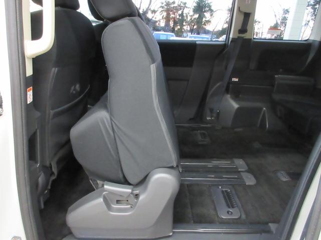 デリカＤ：５ Ｄ　パワーパッケージ　４ＷＤ　両側電動ドア　ＨＤＤナビ　フルセグ　後席モニター　Ｂｌｕｅｔｏｏｔｈオーディオ　ＥＴＣ　バックカメラ　クルコン　音楽録音　ディスク再生　シートヒーター　ＨＩＤライト　後期用ホイール　タイミングチェーン（19枚目）