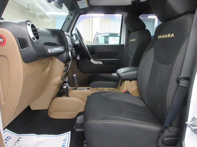 ジープ・ラングラーアンリミテッド サハラ　４ＷＤ　後期型　カロッツェリアナビ　フルセグ　Ｂｌｕｅｔｏｏｔｈ　前後ドラレコ　サイドカメラ　ＥＴＣ　クルーズコントロール　１８インチアルミ　レギュラーガソリン車（22枚目）