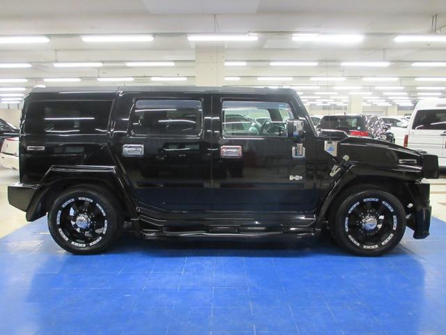 ハマーＨ２ ４ＷＤ　０５年モデル　サンルーフ　黒革シート　アルパインナビ　フルセグ　後席モニター　ＥＴＣ　クルーズコントロール　音楽録音　ディスク再生　シートヒーター　ＸＥＮＯＮエアロ　２０インチアルミ　タイミングチェーン（11枚目）
