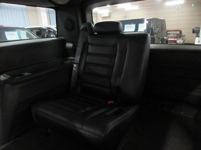 ハマーＨ２ ４ＷＤ　０５年モデル　サンルーフ　黒革シート　アルパインナビ　フルセグ　後席モニター　ＥＴＣ　クルーズコントロール　音楽録音　ディスク再生　シートヒーター　ＸＥＮＯＮエアロ　２０インチアルミ　タイミングチェーン（30枚目）