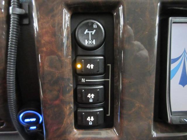 ハマーＨ２ ４ＷＤ　０５年モデル　サンルーフ　黒革シート　アルパインナビ　フルセグ　後席モニター　ＥＴＣ　クルーズコントロール　音楽録音　ディスク再生　シートヒーター　ＸＥＮＯＮエアロ　２０インチアルミ　タイミングチェーン（34枚目）