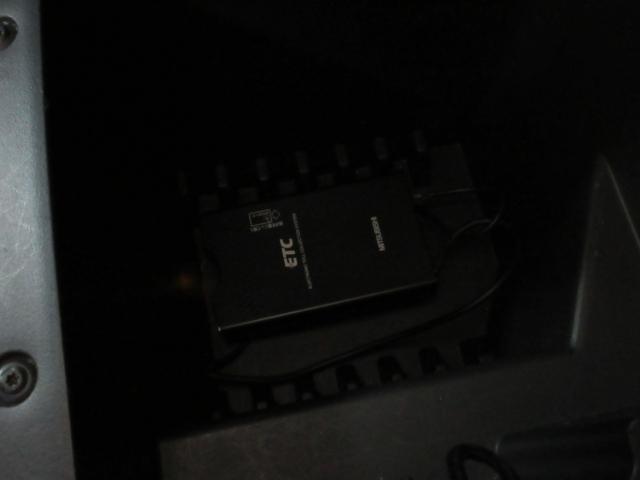 ハマーＨ２ ４ＷＤ　０５年モデル　サンルーフ　黒革シート　アルパインナビ　フルセグ　後席モニター　ＥＴＣ　クルーズコントロール　音楽録音　ディスク再生　シートヒーター　ＸＥＮＯＮエアロ　２０インチアルミ　タイミングチェーン（45枚目）