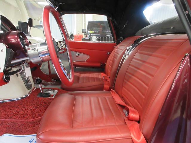 シボレーコルベット Ｃ１　コンバーチブル　１９６１年　レストア車　ハードトップ＆ソフトトップ付　３０５Ｖ８エンジン　ＡＴ４オーバードライブ　アメリカンレーシング　社外エアコン　４輪ディスクブレーキ　車高調　社外オーディオ　バックカメラ　ＥＴＣ　シートヒーター　全塗装（46枚目）