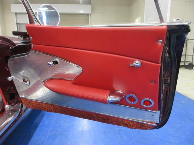 シボレーコルベット Ｃ１　コンバーチブル　１９６１年　レストア車　ハードトップ＆ソフトトップ付　３０５Ｖ８エンジン　ＡＴ４オーバードライブ　アメリカンレーシング　社外エアコン　４輪ディスクブレーキ　車高調　社外オーディオ　バックカメラ　ＥＴＣ　シートヒーター　全塗装（55枚目）