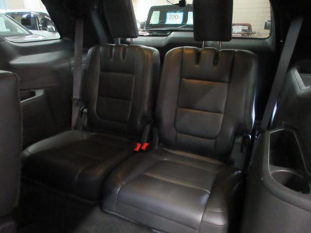 エクスプローラー リミテッド　エコブースト　２ＷＤ　サンルーフ　黒革　電動ゲート　ディスプレイオーディオ　Ｂｌｕｅｔｏｏｔｈ　シートヒーター　シートクーラー　ＥＴＣ　フロント・サイド・バックカメラ　障害物ソナー　クルコン　ＨＩＤ　タイミングチェーン（28枚目）