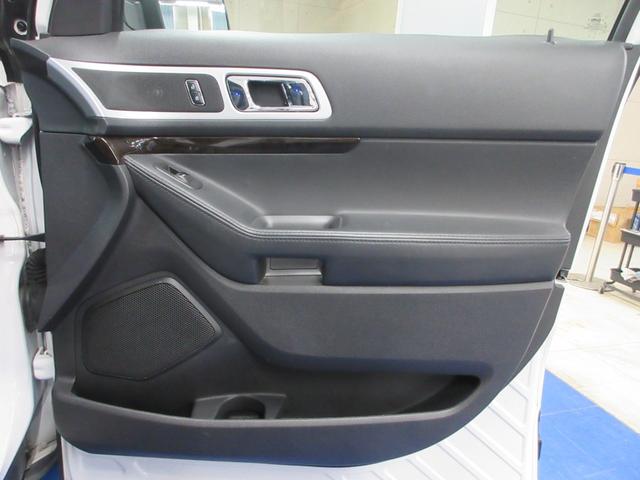 エクスプローラー リミテッド　エコブースト　２ＷＤ　サンルーフ　黒革　電動ゲート　ディスプレイオーディオ　Ｂｌｕｅｔｏｏｔｈ　シートヒーター　シートクーラー　ＥＴＣ　フロント・サイド・バックカメラ　障害物ソナー　クルコン　ＨＩＤ　タイミングチェーン（58枚目）