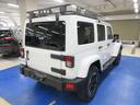 ジープ・ラングラーアンリミテッド ポーラーエディション　４ＷＤ　後期型　限定車　黒革　社外ナビ　フルセグ　Ｂｌｕｅｔｏｏｔｈオーディオ　バックカメラ　ＥＴＣ　クルコン　音楽録音　ディスク再生　シートヒーター　背面タイヤレス　１８インチアルミ　ルーフキャリア　タイミングチェーン（7枚目）