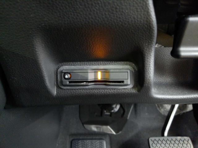 ヴェゼル ｅ：ＨＥＶＸ　ＨｏｎｄａＳＥＮＳＩＮＧ　ドラレコ　メモリーナビ　リアカメラ　ＥＴＣ　ワンオーナー　前後障害物センサー　ＡＡＣ　１オーナ　イモビライザー　スマ－トキ－　誤発進抑制　ＰＷ　クルコン　ＥＳＣ　キーフリー（6枚目）