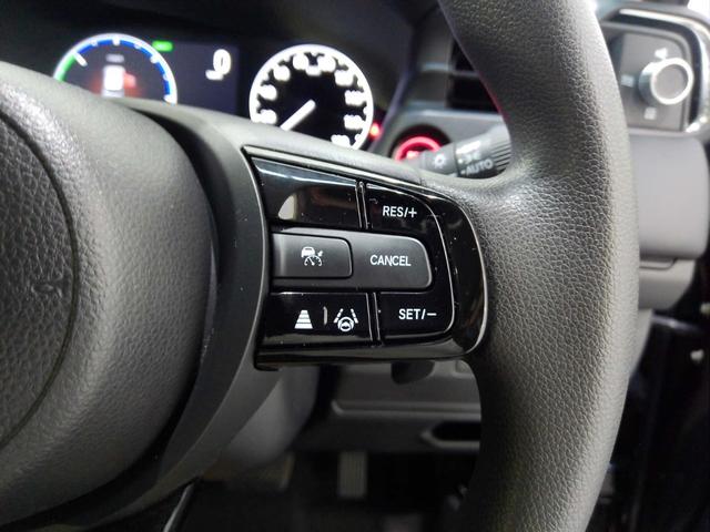 ヴェゼル ｅ：ＨＥＶＸ　ＨｏｎｄａＳＥＮＳＩＮＧ　ドラレコ　メモリーナビ　リアカメラ　ＥＴＣ　ワンオーナー　前後障害物センサー　ＡＡＣ　１オーナ　イモビライザー　スマ－トキ－　誤発進抑制　ＰＷ　クルコン　ＥＳＣ　キーフリー（8枚目）