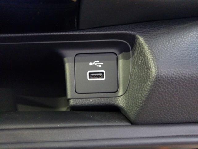 ヴェゼル ｅ：ＨＥＶＸ　ＨｏｎｄａＳＥＮＳＩＮＧ　ドラレコ　メモリーナビ　リアカメラ　ＥＴＣ　ワンオーナー　前後障害物センサー　ＡＡＣ　１オーナ　イモビライザー　スマ－トキ－　誤発進抑制　ＰＷ　クルコン　ＥＳＣ　キーフリー（9枚目）