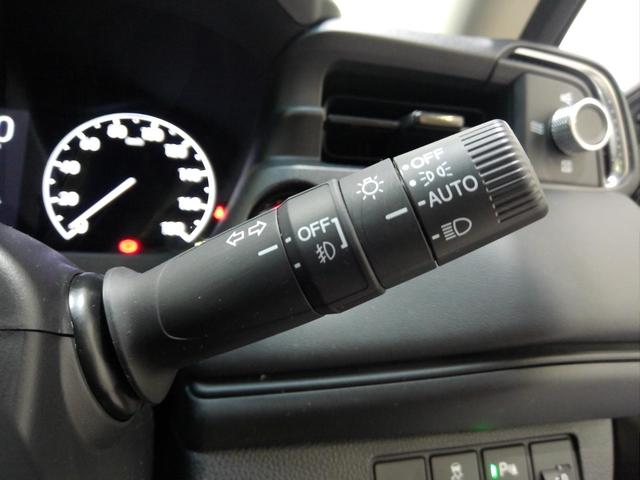 ヴェゼル ｅ：ＨＥＶＸ　ＨｏｎｄａＳＥＮＳＩＮＧ　ドラレコ　メモリーナビ　リアカメラ　ＥＴＣ　ワンオーナー　前後障害物センサー　ＡＡＣ　１オーナ　イモビライザー　スマ－トキ－　誤発進抑制　ＰＷ　クルコン　ＥＳＣ　キーフリー（13枚目）