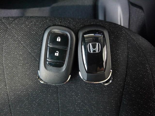ヴェゼル ｅ：ＨＥＶＸ　ＨｏｎｄａＳＥＮＳＩＮＧ　ドラレコ　メモリーナビ　リアカメラ　ＥＴＣ　ワンオーナー　前後障害物センサー　ＡＡＣ　１オーナ　イモビライザー　スマ－トキ－　誤発進抑制　ＰＷ　クルコン　ＥＳＣ　キーフリー（14枚目）