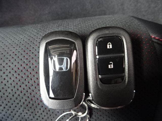 シビック EX メモリーナビ リアカメラ ETC 純正アルミ 電動シート ETC ワイヤレス充電 BSI Bluetooth ワンオーナー Rカメ パーキングセンサー 衝突被害軽減ブレーキ スマートキーシステム(15枚目)