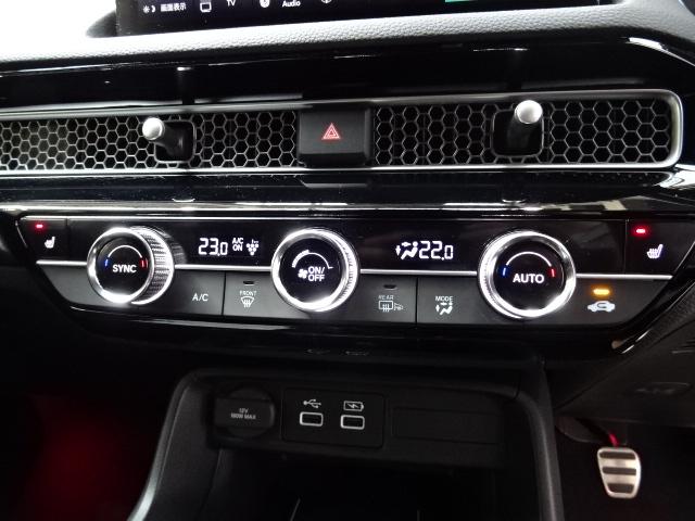 シビック EX メモリーナビ リアカメラ ETC 純正アルミ 電動シート ETC ワイヤレス充電 BSI Bluetooth ワンオーナー Rカメ パーキングセンサー 衝突被害軽減ブレーキ スマートキーシステム(18枚目)