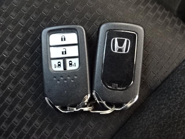 ステップワゴンスパーダ スパーダホンダセンシング 7人 前後ドラレコ メモリーナビ リアカメラ 両側電動ドア LEDライト USB Bluetooth パドルシフト ETC ドアバイザー ワンオーナー LKA 盗難防止 助手席エアバッグ ワンオーナ-(15枚目)