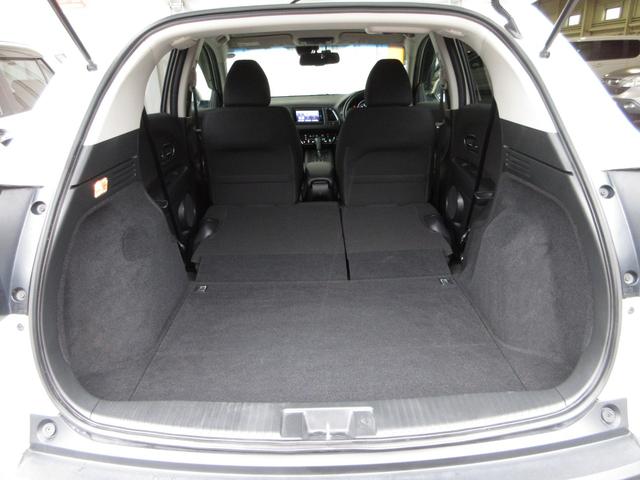 ヴェゼル Ｘ・ホンダセンシング　純正メモリーナビＢｌｕｅｔｏｏｔｈＥＴＣＲカメラワンオーナー　Ｗエアバッグ　盗難防止　禁煙　アクティブクルーズコントロール　オートエアコン　衝突軽減ブレ－キ　パワステ　整備記録簿　カーテンエアバック（17枚目）