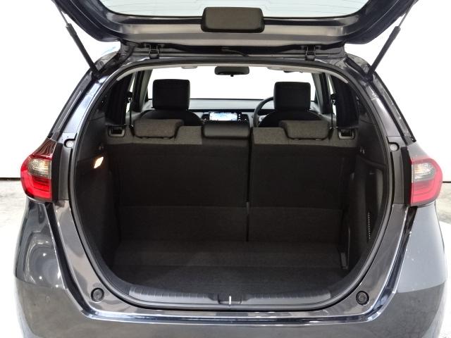 フィット e:HEVホーム 当社デモカー HondaSENSING メモリーナビ リアカメラ ETC USB Bluetooth パーキングセンサー LEDライト 前後誤発進抑制機能 クリソナ 助手席エアバッグ 運転席エアバッグ(18枚目)