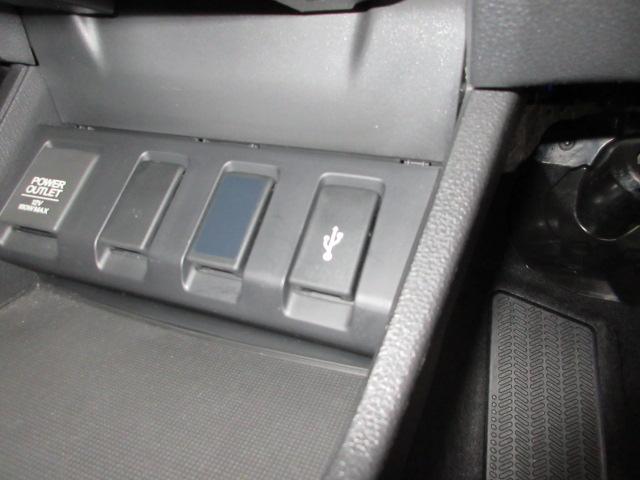 ヴェゼル ハイブリッドＸ　メモリーナビ　リヤカメラ　ＥＴＣ　ワンセグＴＶ　Ｂｌｕｅｔｏｏｔｈ　ＵＳＢ　インターナビ　ワンオーナー　Ａクルーズ　セキュリティアラーム　ＶＳＡ　整備記録簿　ナビＴＶ　スマートキ　ワンセグテレビ　ＰＳ（11枚目）