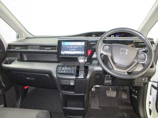 ステップワゴンスパーダ スパーダホンダセンシング　８人　ＨｏｎｄａＳＥＮＳＩＮＧ　ドラレコ　メモリーナビ　リヤカメラ　ＥＴＣ　フルセグＴＶ　純正アルミホイール　盗難防止　助手席エアバッグ　Ｗパワスラ　記録簿有　地デジ　サイドエアバッグ　ＬＥＤライト（13枚目）