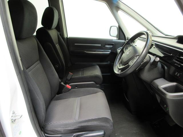 ステップワゴンスパーダ スパーダホンダセンシング　８人　ＨｏｎｄａＳＥＮＳＩＮＧ　ドラレコ　メモリーナビ　リヤカメラ　ＥＴＣ　フルセグＴＶ　純正アルミホイール　盗難防止　助手席エアバッグ　Ｗパワスラ　記録簿有　地デジ　サイドエアバッグ　ＬＥＤライト（16枚目）