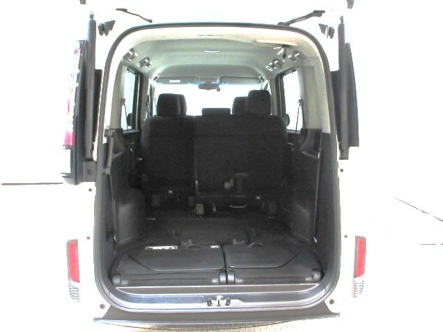 ステップワゴンスパーダ スパーダホンダセンシング　８人　ＨｏｎｄａＳＥＮＳＩＮＧ　ドラレコ　メモリーナビ　リヤカメラ　ＥＴＣ　フルセグＴＶ　純正アルミホイール　盗難防止　助手席エアバッグ　Ｗパワスラ　記録簿有　地デジ　サイドエアバッグ　ＬＥＤライト（19枚目）