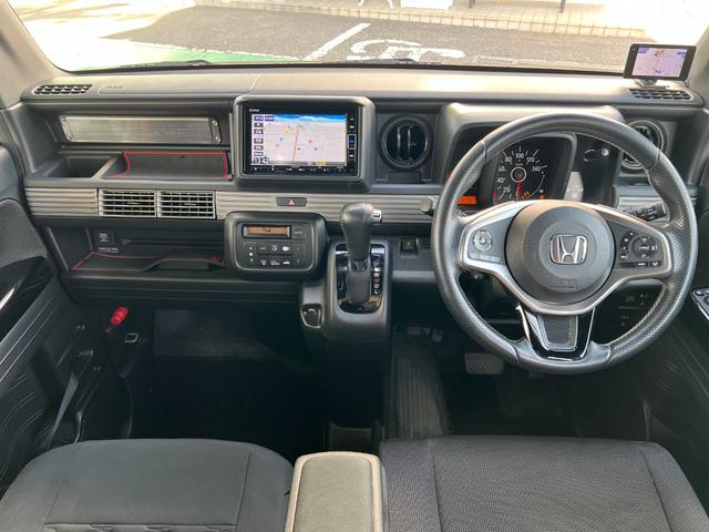 N-VAN+スタイル ファン・ターボ リフトアップ車 社外アルミホイール 純正ナビゲーション 前後ドライブレコーダー ETC USBポート ナビTV 電格ミラー キーレスエントリー 横滑り防止機能 レーンキープ DVD フルセグTV(7枚目)