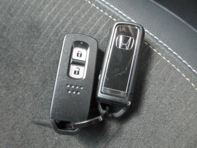 N-ONE プレミアム HondaSENSING 前後ドラレコ メモリーナビ リヤカメラ ETC2.0 シートヒーター 純正アルミホイール ワンオーナー USBポート レーンキープ 衝突軽減 DVD再生 ESC LED(16枚目)