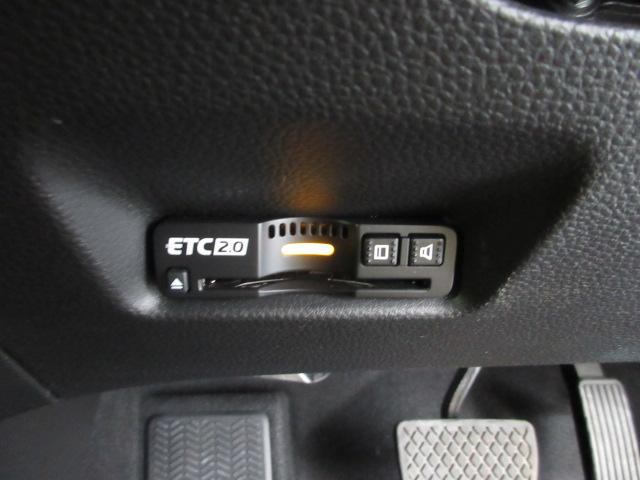 フィット e:HEVRS HondaSENSING 前後ドラレコ メモリーナビ リアカメラ ETC2.0 Bluetooth USB パドルシフト 純正アルミ ドアバイザー ワンオーナー エアバッグ ナビ&TV Dレコ ABS(9枚目)