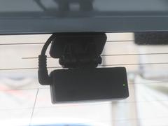 ドライブレコーダーのリア撮影用カメラです。車体後方の映像をバッチリ記録します。 4