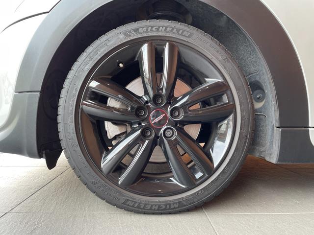 ＭＩＮＩ クーパーＳ　ジョンクーパーワークスパッケージ　純正ナビ　バックカメラ　Ｂｌｕｅｔｏｏｔｈ　ペッパーパッケージ　ＭＩＮＩドライビングモード　ヘッドアップディスプレイ　ＪＣＷ１７インチアルミ　ＪＣＷステアリング（37枚目）