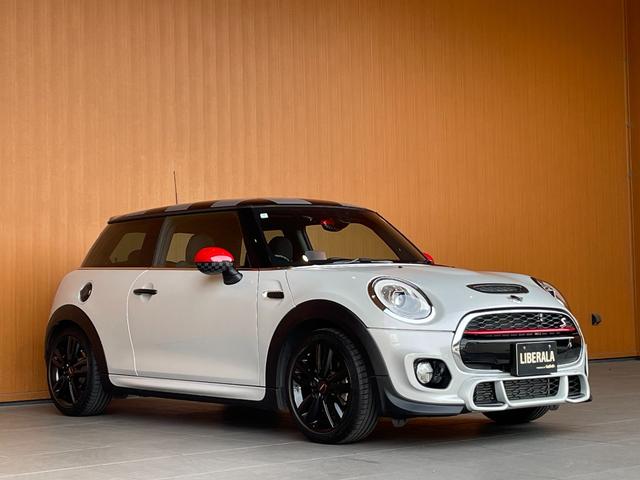 ＭＩＮＩ クーパーＳ　ジョンクーパーワークスパッケージ　純正ナビ　バックカメラ　Ｂｌｕｅｔｏｏｔｈ　ペッパーパッケージ　ＭＩＮＩドライビングモード　ヘッドアップディスプレイ　ＪＣＷ１７インチアルミ　ＪＣＷステアリング（45枚目）