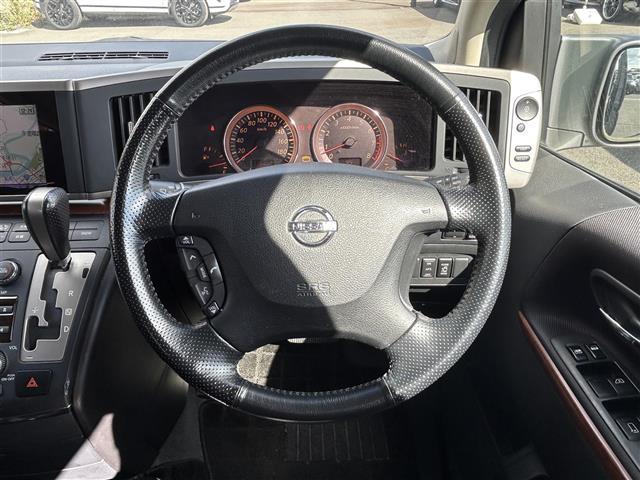 エルグランド ハイウェイスター 純正ナビゲーション/バックカメラ/片側パワースライドドア/ETC/純正フロアマット/クォーターガラス開閉/純正アルミホイール/AFS/スペアキー/取扱説明書(5枚目)