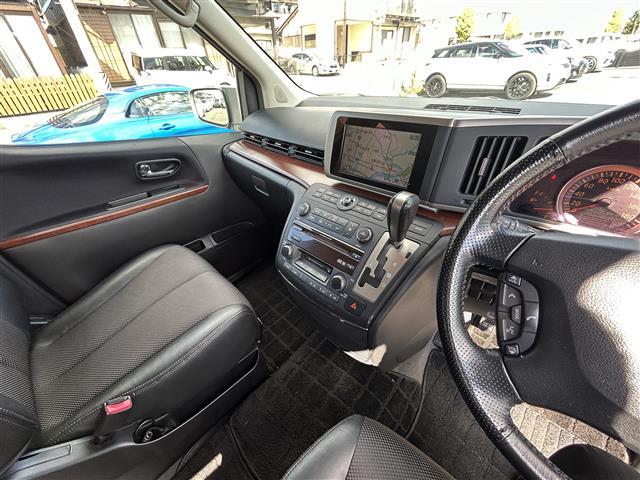 エルグランド ハイウェイスター 純正ナビゲーション/バックカメラ/片側パワースライドドア/ETC/純正フロアマット/クォーターガラス開閉/純正アルミホイール/AFS/スペアキー/取扱説明書(7枚目)