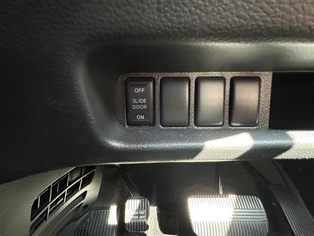 エルグランド ハイウェイスター 純正ナビゲーション/バックカメラ/片側パワースライドドア/ETC/純正フロアマット/クォーターガラス開閉/純正アルミホイール/AFS/スペアキー/取扱説明書(13枚目)