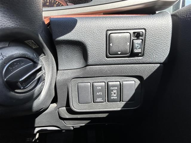 エルグランド ハイウェイスター 純正ナビゲーション/バックカメラ/片側パワースライドドア/ETC/純正フロアマット/クォーターガラス開閉/純正アルミホイール/AFS/スペアキー/取扱説明書(14枚目)