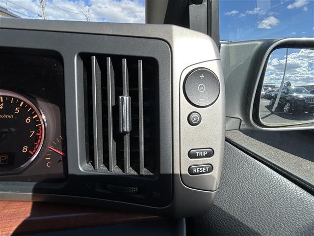 エルグランド ハイウェイスター 純正ナビゲーション/バックカメラ/片側パワースライドドア/ETC/純正フロアマット/クォーターガラス開閉/純正アルミホイール/AFS/スペアキー/取扱説明書(15枚目)