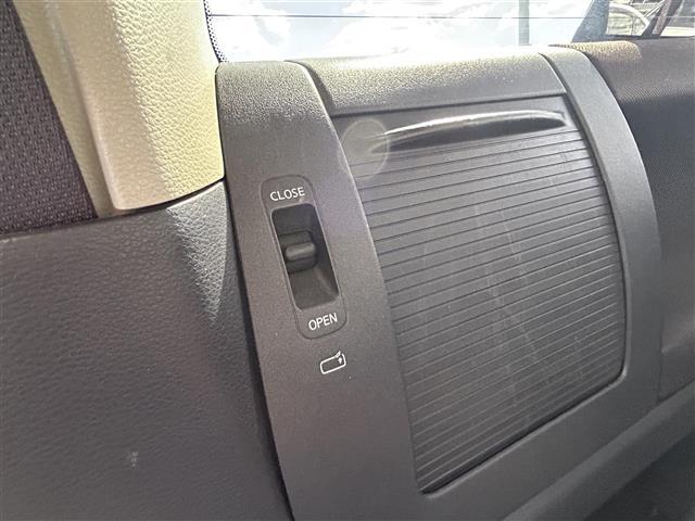 エルグランド ハイウェイスター 純正ナビゲーション/バックカメラ/片側パワースライドドア/ETC/純正フロアマット/クォーターガラス開閉/純正アルミホイール/AFS/スペアキー/取扱説明書(17枚目)