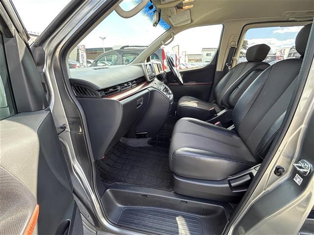 エルグランド ハイウェイスター 純正ナビゲーション/バックカメラ/片側パワースライドドア/ETC/純正フロアマット/クォーターガラス開閉/純正アルミホイール/AFS/スペアキー/取扱説明書(20枚目)