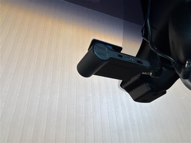 ジュリエッタ スポルティーバ 社外7インチナビ/本革シート/前方Dレコーダー/バックカメラ/ETC/フルセグTV/パドルシフト/前席パワーシート/シートヒーター/革巻きステアリング/純正フロアマット/純正アルミホイール(17枚目)