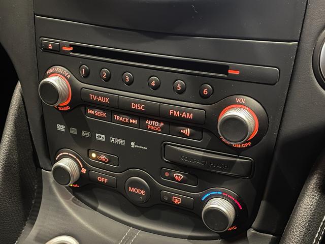 フェアレディZ バージョンS 純正ナビ CD/DVD再生 HIDヘッドライト オートライト 純正19インチアルミ プッシュスタート 純正フロアマット ETC(14枚目)