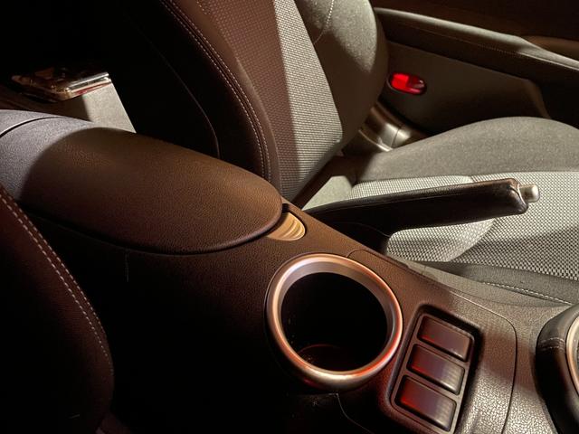 フェアレディZ バージョンS 純正ナビ CD/DVD再生 HIDヘッドライト オートライト 純正19インチアルミ プッシュスタート 純正フロアマット ETC(16枚目)