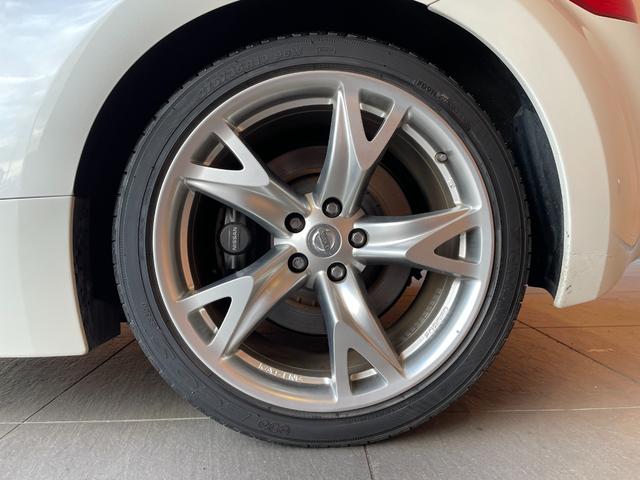 フェアレディZ バージョンS 純正ナビ CD/DVD再生 HIDヘッドライト オートライト 純正19インチアルミ プッシュスタート 純正フロアマット ETC(32枚目)