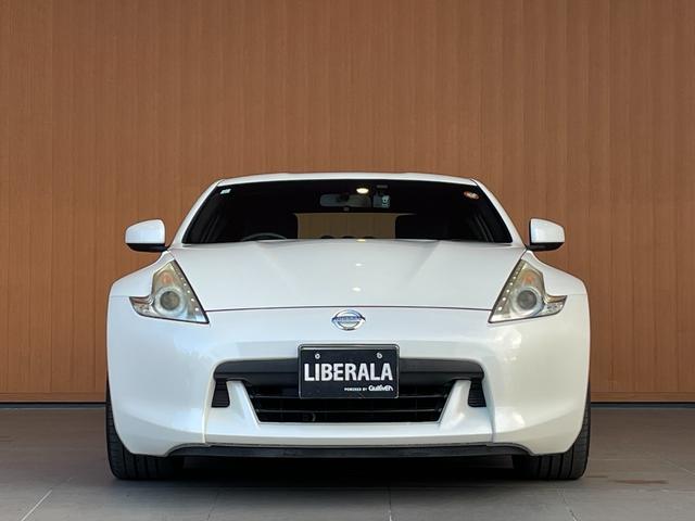 フェアレディZ バージョンS 純正ナビ CD/DVD再生 HIDヘッドライト オートライト 純正19インチアルミ プッシュスタート 純正フロアマット ETC(33枚目)