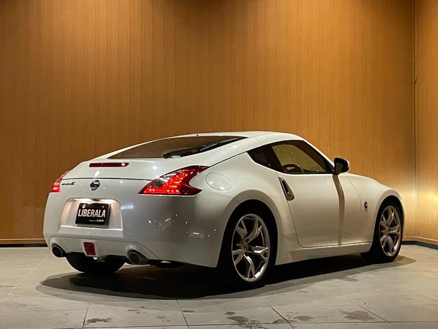 フェアレディZ バージョンS 純正ナビ CD/DVD再生 HIDヘッドライト オートライト 純正19インチアルミ プッシュスタート 純正フロアマット ETC(38枚目)