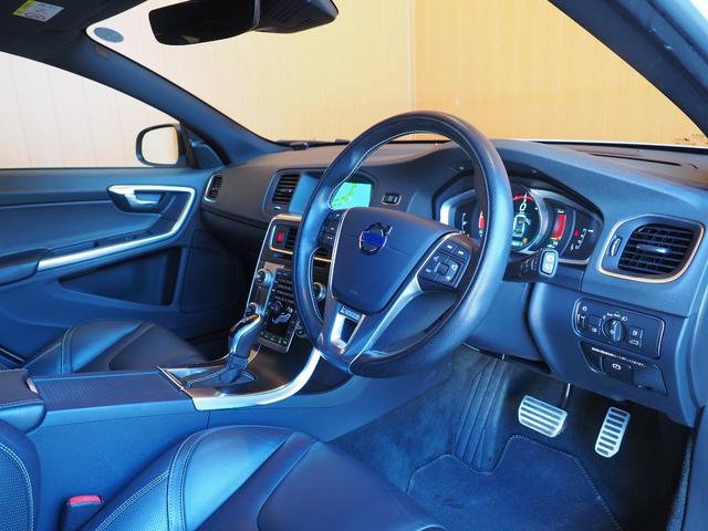 D4 Rデザイン インテリセーフ 黒革シート ACC 衝突軽減B LKA BLIS 純正ナビTV Bカメラ 純正18AW バイキセノン スマートキー パワーシート/ヒーター パーキングセンサー ハイビームアシスト(5枚目)
