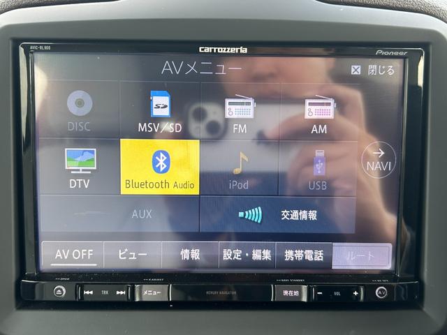 ジープ・レネゲード リミテッド 白革シート シートヒーター パワーシート 社外8インチナビ TV バックカメラ Bluetooth ステアリングヒーター ETC クルコン BSM LKA コーナーセンサー 純正17インチAW ETC(5枚目)