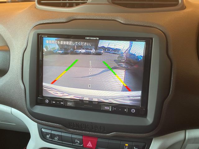 ジープ・レネゲード リミテッド 白革シート シートヒーター パワーシート 社外8インチナビ TV バックカメラ Bluetooth ステアリングヒーター ETC クルコン BSM LKA コーナーセンサー 純正17インチAW ETC(6枚目)