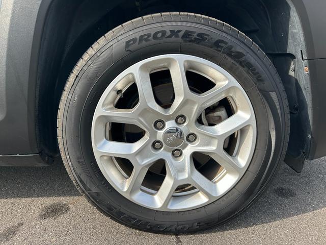 ジープ・レネゲード リミテッド 白革シート シートヒーター パワーシート 社外8インチナビ TV バックカメラ Bluetooth ステアリングヒーター ETC クルコン BSM LKA コーナーセンサー 純正17インチAW ETC(17枚目)