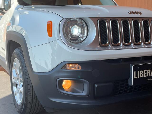 ジープ・レネゲード リミテッド 白革シート シートヒーター パワーシート 社外8インチナビ TV バックカメラ Bluetooth ステアリングヒーター ETC クルコン BSM LKA コーナーセンサー 純正17インチAW ETC(42枚目)